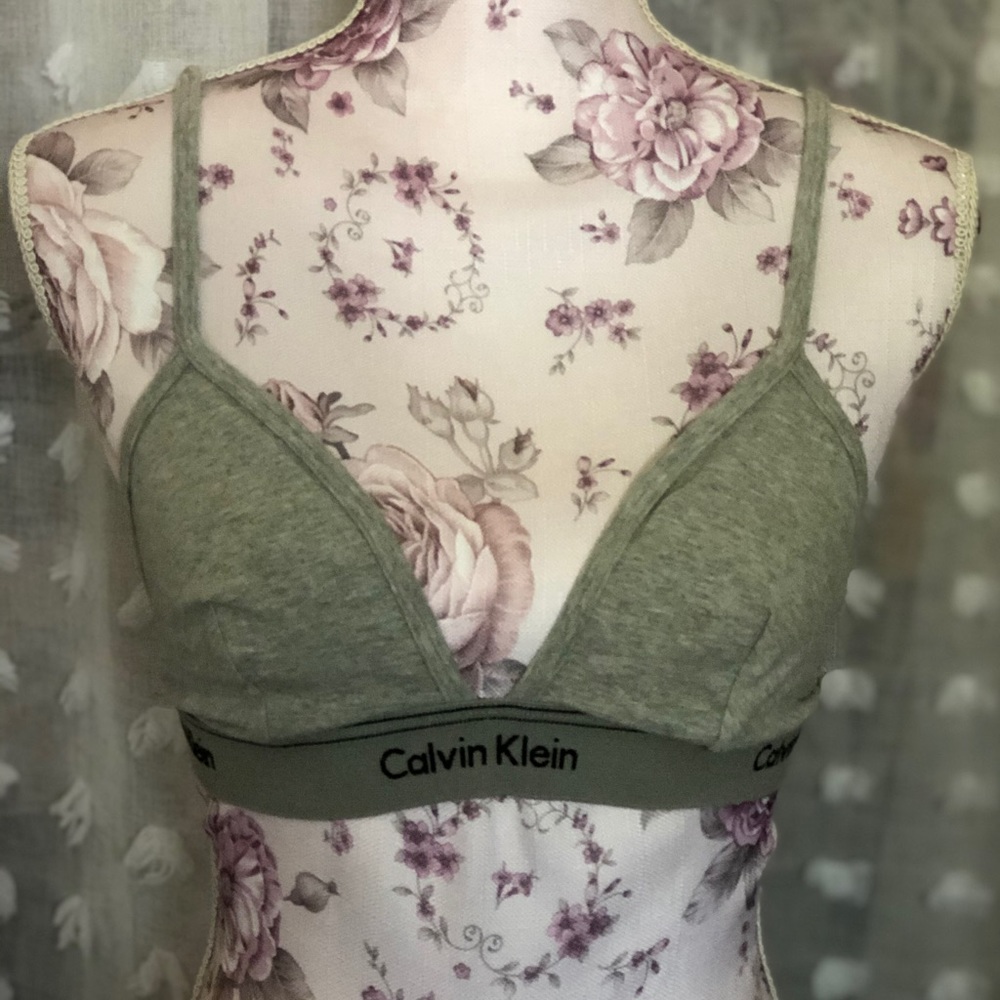 LG Calvin Klein Bradley’s